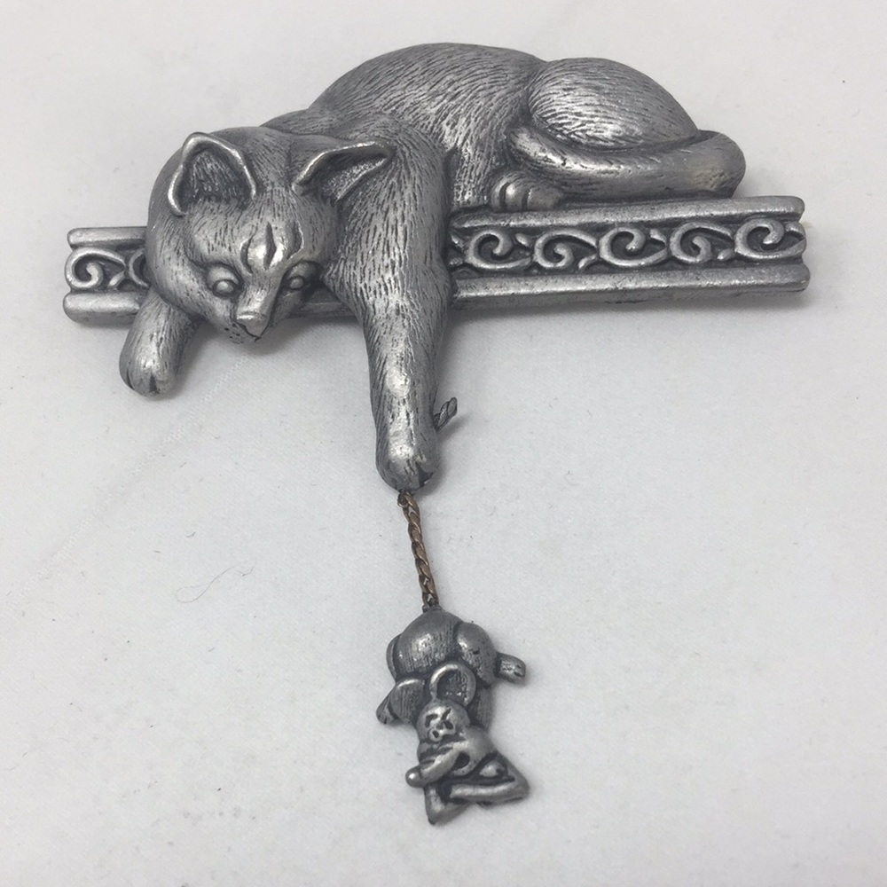 JJ Jonette pin brooch cat and mouse pewter tone